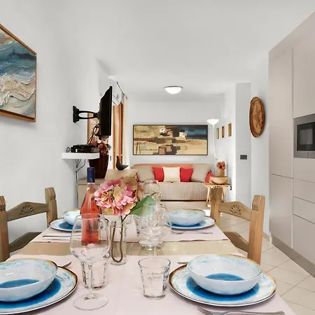 7 Tavolara * San Teodoro (Sardinia)